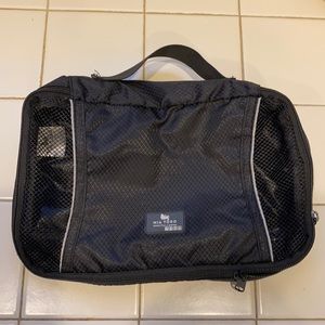 Mia Toro travel bag 10x6x2”